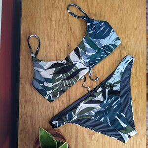 NWT O'Neill | Bikini Soft Trop Top & Rockley Bottom Size Medium